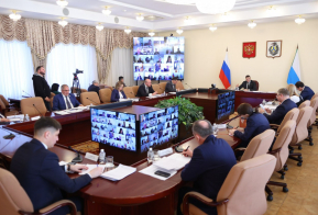 Дмитрий Демешин поставил задачи по развитию теплично-питомнического хозяйства Хабаровского края